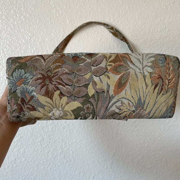 Toby Weston Floral Tapestry Handbag With Adjustable Strap - Picture 11 of 15